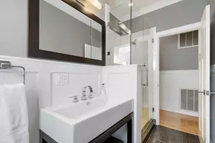 942 W Belle Plaine Ave, Chicago, IL 60613 - Photo 24