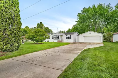 2910 E 11th Road, Ottawa, IL 61350 - Photo 1