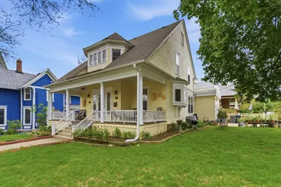 821 Larkin Avenue, Elgin, IL 60123 - Photo 1