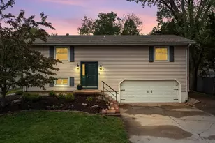 209 N Jefferson St, Mahomet, IL 61853 - Photo 2