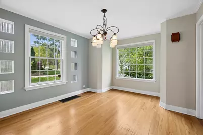 233 S Prospect Avenue, Clarendon Hills, IL 60514 - Photo 6