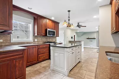 233 S Prospect Avenue, Clarendon Hills, IL 60514 - Photo 8