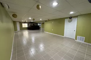 39302 N Queensbury Ln, Beach Park, IL 60083 - Photo 22