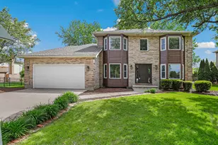 10749 Ashford Ave, Frankfort, IL 60423 - Photo 1