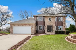 10749 Ashford Ave, Frankfort, IL 60423 - Photo 1