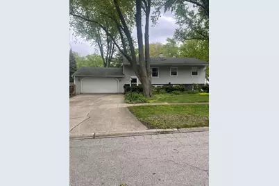 804 Elizabeth Street, Batavia, IL 60510 - Photo 1