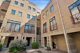 1350 W Byron St, Chicago, IL 60613 - Photo 1