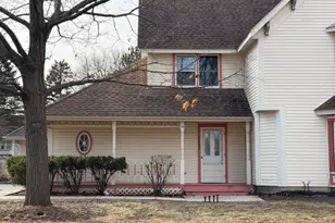 745 Regina Ct, Woodstock, IL 60098 - Photo 1