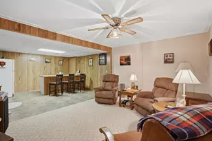 1160 32nd St, Moline, IL 61265 - Photo 18