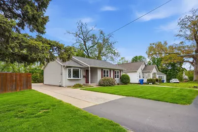 1160 32nd Street, Moline, IL 61265 - Photo 2
