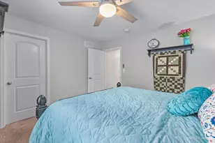 852 Wildwood Dr, Pingree Grove, IL 60140 - Photo 38