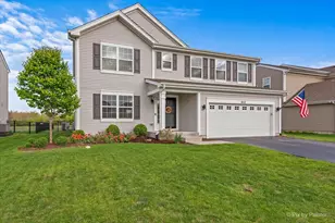 852 Wildwood Dr, Pingree Grove, IL 60140 - Photo 4