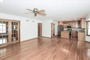 52 W Glenlake Ave, Roselle, IL 60172 - Photo 20