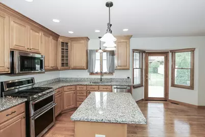 52 W Glenlake Avenue, Roselle, IL 60172 - Photo 16