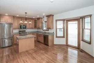 52 W Glenlake Ave, Roselle, IL 60172 - Photo 18