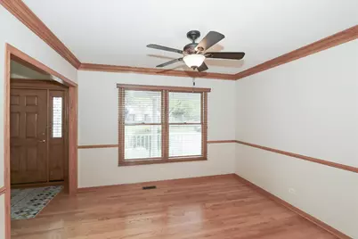 52 W Glenlake Avenue, Roselle, IL 60172 - Photo 12