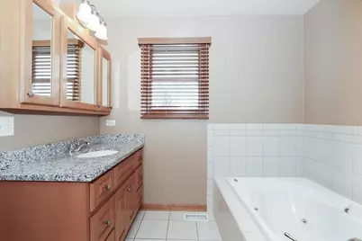 52 W Glenlake Avenue, Roselle, IL 60172 - Photo 28