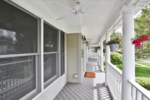 52 W Glenlake Ave, Roselle, IL 60172 - Photo 4