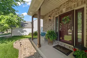 704 Hawk Dr, Mahomet, IL 61853 - Photo 6