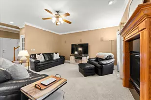 704 Hawk Dr, Mahomet, IL 61853 - Photo 12
