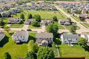 704 Hawk Dr, Mahomet, IL 61853 - Photo 64