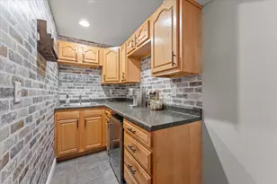 704 Hawk Dr, Mahomet, IL 61853 - Photo 50