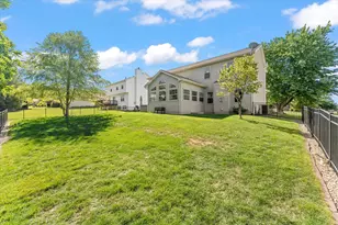 704 Hawk Dr, Mahomet, IL 61853 - Photo 58