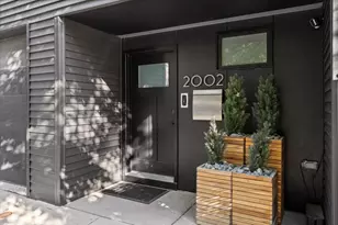 2002 W Ohio St, Chicago, IL 60612 - Photo 2