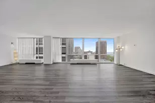 330 W Diversey Pkwy, Chicago, IL 60657 - Photo 2