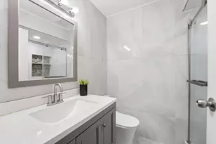 9331 Landings Ln, Des Plaines, IL 60016 - Photo 4