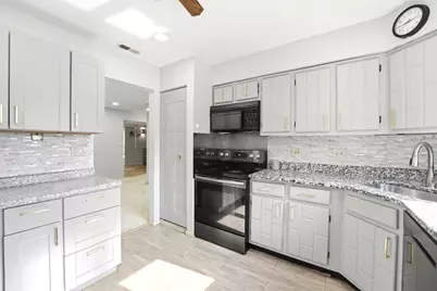 9331 Landings Lane #204, Des Plaines, IL 60016 - Photo 8