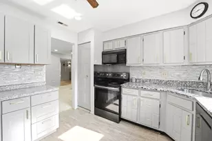9331 Landings Ln, Des Plaines, IL 60016 - Photo 8