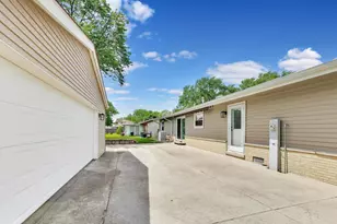 241 Brookhaven Dr, Elk Grove Village, IL 60007 - Photo 26