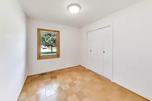 241 Brookhaven Dr, Elk Grove Village, IL 60007 - Photo 20