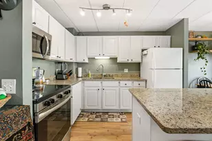 711 W Gordon Terrace, Chicago, IL 60613 - Photo 4