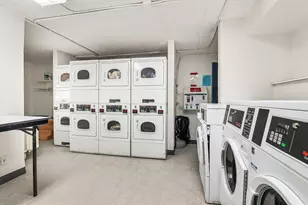 711 W Gordon Terrace, Chicago, IL 60613 - Photo 16