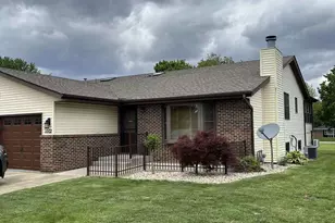 1002 Thornberry Ct, Ottawa, IL 61350 - Photo 1