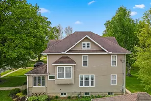 125 S State St, Franklin Grove, IL 61031 - Photo 8