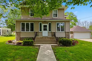125 S State St, Franklin Grove, IL 61031 - Photo 2