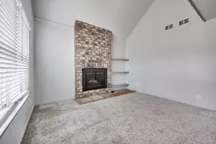 939 Chase Ct, Gurnee, IL 60031 - Photo 4