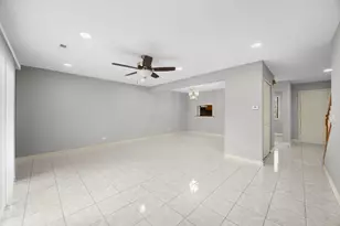 1060 Matfield Ct, Schaumburg, IL 60193 - Photo 4