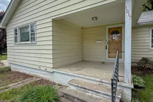 1017 Mary Ave, Dixon, IL 61021 - Photo 2