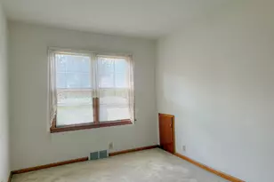 1017 Mary Ave, Dixon, IL 61021 - Photo 8