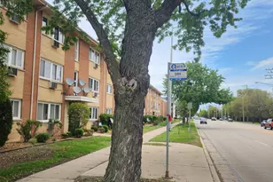 4450 W 111th St, Oak Lawn, IL 60453 - Photo 2