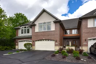 843 N Franklin Ave, Palatine, IL 60067 - Photo 1