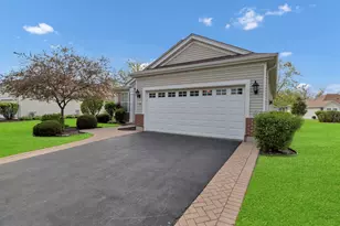 11667 Stonewater Crossing, Huntley, IL 60142 - Photo 2