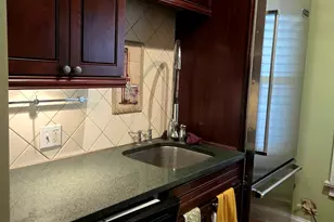 548 W Brompton Ave, Chicago, IL 60657 - Photo 6