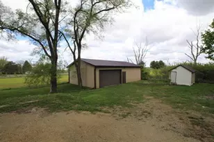 6704 E Rockton Rd, Roscoe, IL 61073 - Photo 2
