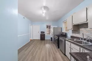 1645 W Beach Ave, Chicago, IL 60622 - Photo 4