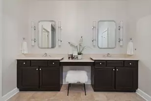 409 E Benton Pl, Chicago, IL 60601 - Photo 18